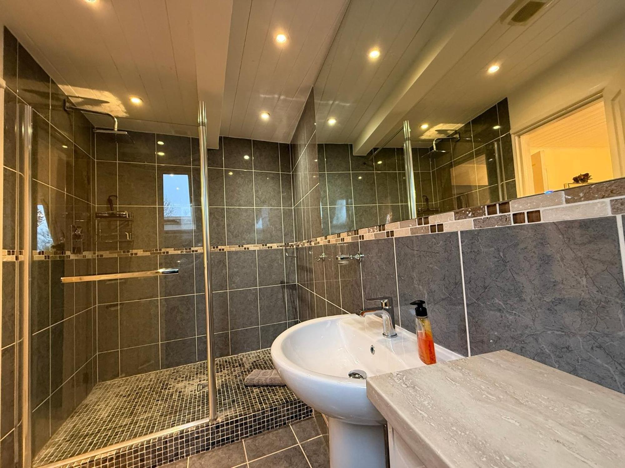 Luxury Kingfisher Lodge, Isis Lake, Within The Cotswold Waterpark Cirencester Kültér fotó