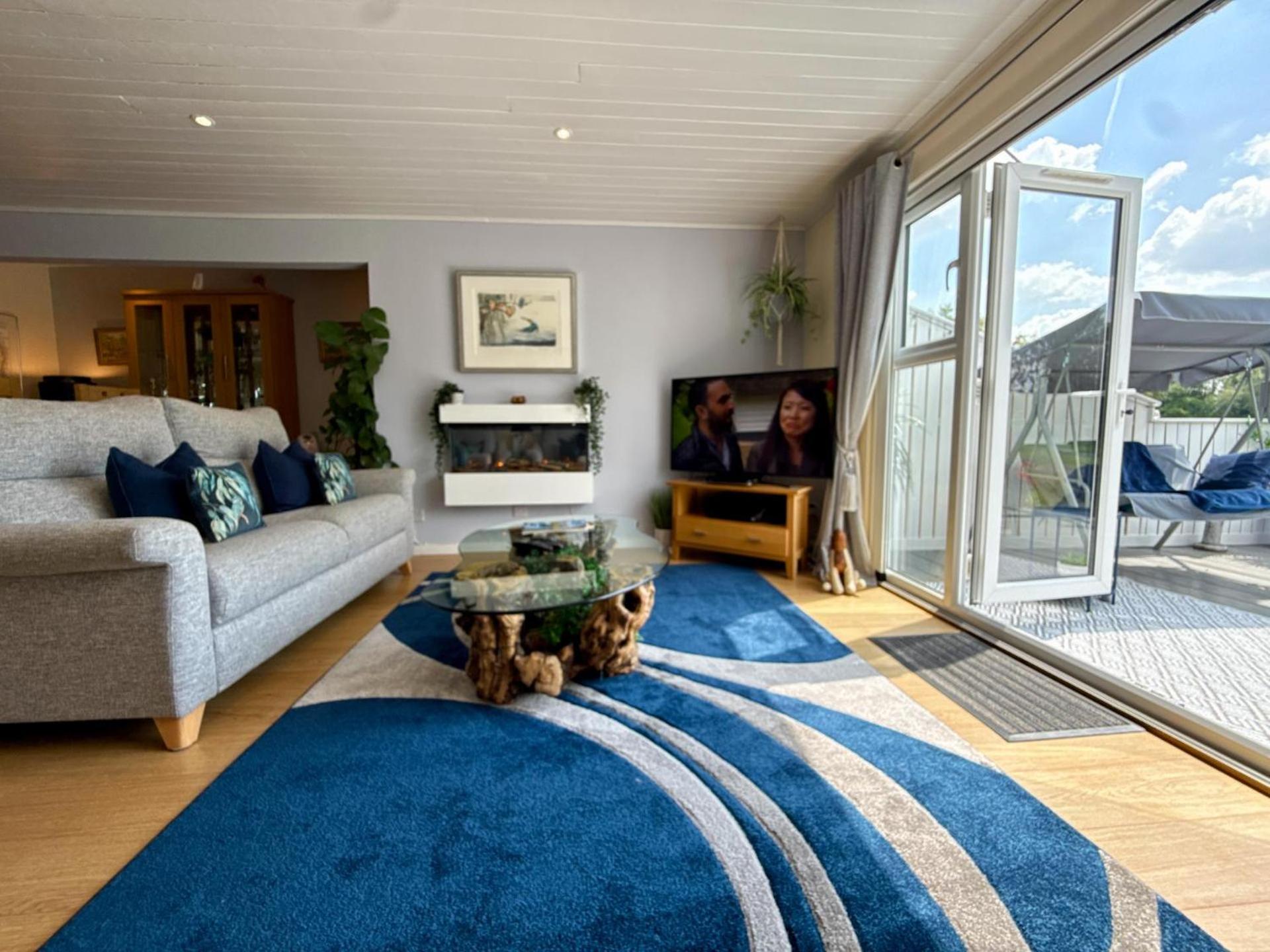 Luxury Kingfisher Lodge, Isis Lake, Within The Cotswold Waterpark Cirencester Kültér fotó