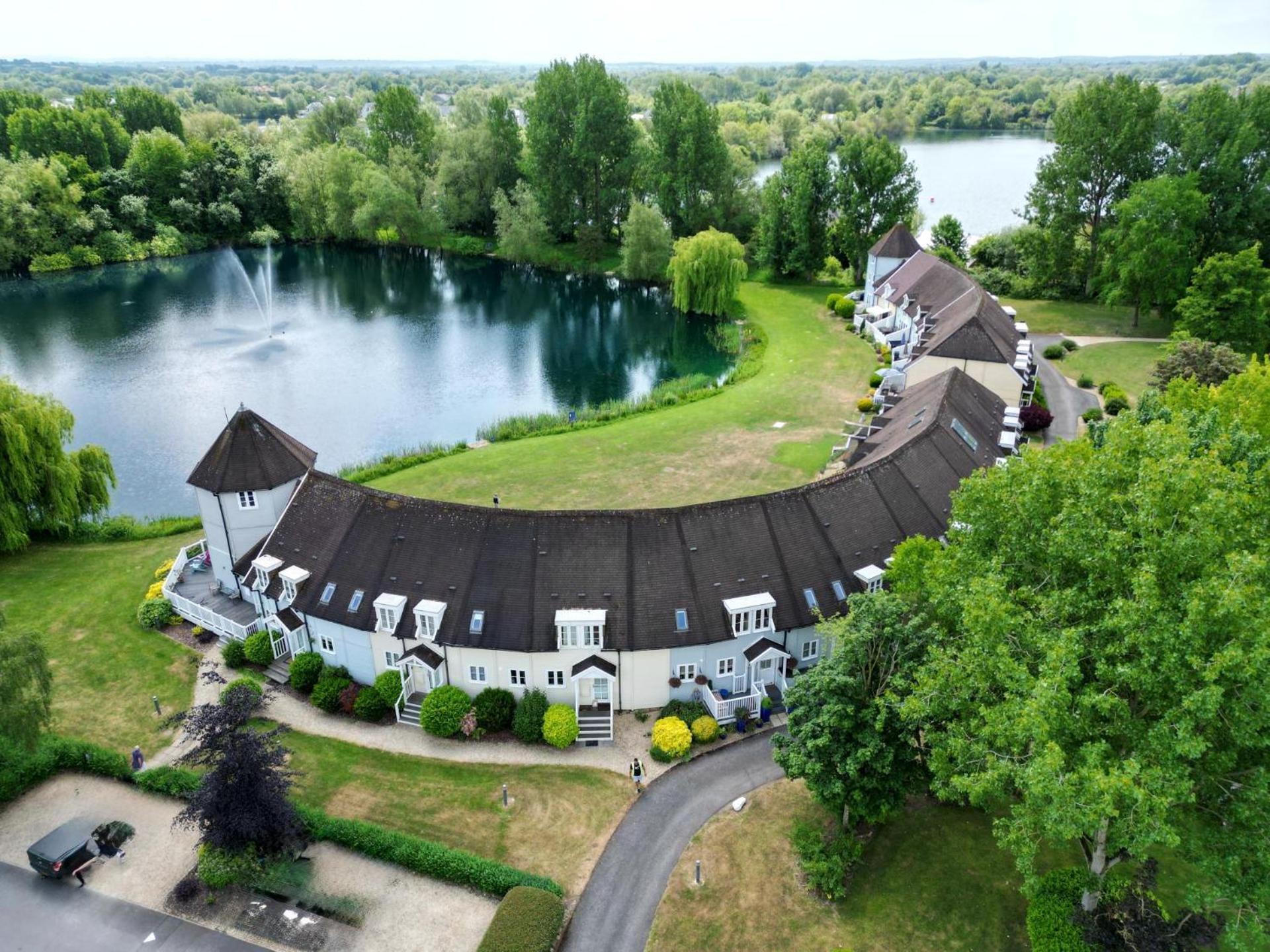 Luxury Kingfisher Lodge, Isis Lake, Within The Cotswold Waterpark Cirencester Kültér fotó